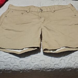 Levi's Tan Shorts for Casual Wear